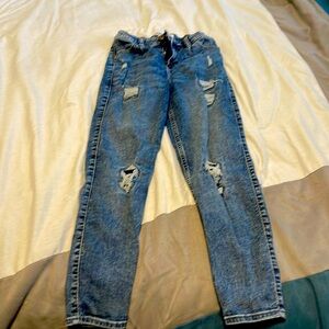 Abercrombie kids distressed high rise mom jeans size 9/10 kids
